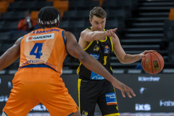 门的战略调 门的战略调